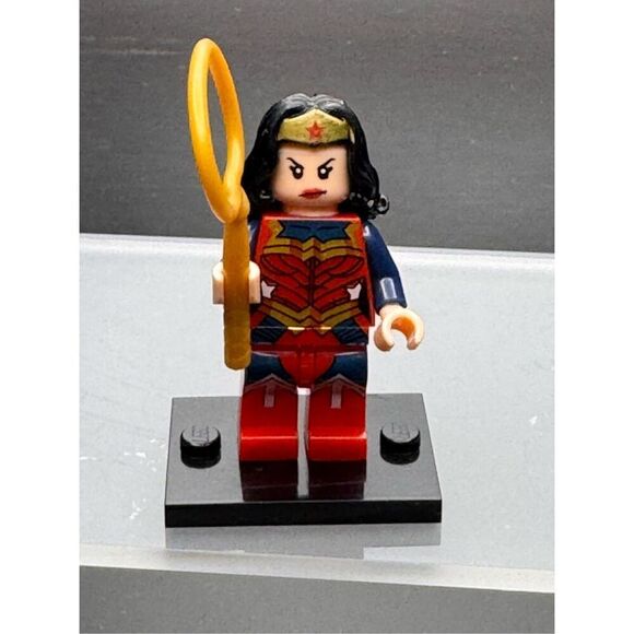 Lego Super Heroes Wonder Woman Exclusive Minifigure + Lasso 76026/sh392 - Picture 1 of 7